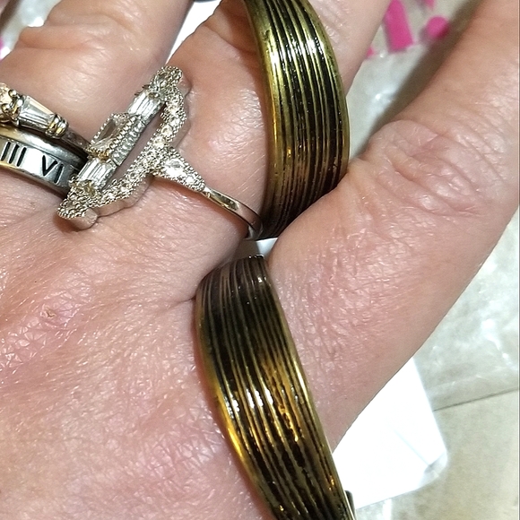 NEW Premier Designs Antiqued Brass Textured Hoop Earrings - Picture 3 of 6